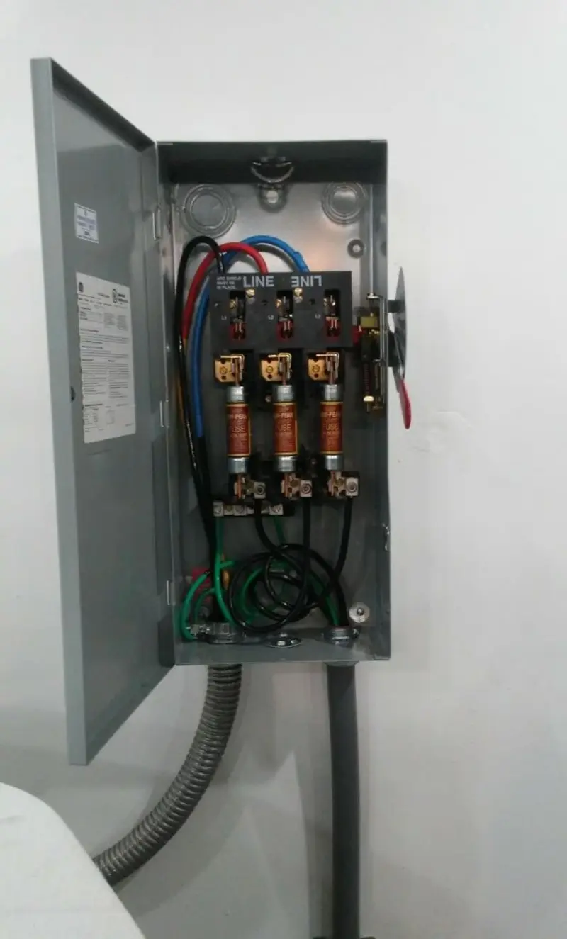 Three-phase disconnect switch installed for Electrical Wiring & Rewiring in Richardson